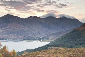 Drucke von Die fünf Schwestern von Kintail im schottischen Hochland, Skottland, Vereinigtes Königreich Europäisch Hochland Drucke: Die fünf Schwestern von Kintail im schottischen Hochland
