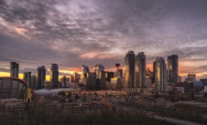 Calgary Skyline Drucke: Skyline at sunset, Calgary, Alberta, Canada, North America