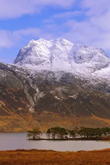 Drucke von Slioch im Loch Maree in der Region Wester Ross in Schottland Verwandte Bilder Drucke: Slioch im Loch Maree