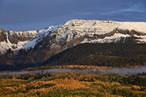 Uncompahgre National Forest Scenery Drucke: Snow-covered mountain in the Sneffels Range in the fall