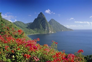 Drucke von Soufrière und die Pitothügel Saint-Luzia Karibik Indien Zentralamerika St. Lucia Drucke: Soufrière und die Pitons, Saint Lucia