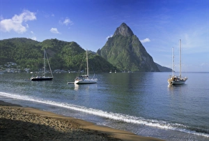 Drucke von Soufrière und die Pitons; Saint-Lucia im Karibischen Meer (Windwardinseln), Westindien St. Lucia Drucke: Soufrière und die Pitons, Saint Lucia