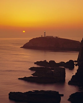 Drucke von Südstack am Sonnenuntergang auf der Insel Anglesey in den Grafschaften Gwynedd und Nordwales im Vereinigten Königreich Großbritannien und Irland in Europa Verwandte Bilder Drucke: Südstack am Sonnenuntergang