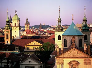 Drucke von Spitz und Türme auf dem Stadtpanorama von Prag in der Tschechischen Republik im europäischen Raum Tschechische Republik Drucke: Turme und Spitzen auf dem Stadtpanorama von Prag in der Tschechischen Republik im europäischen Raum