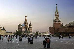 Drucke von Sankt Basilios-Kathedrale und den Kreml im Roten Platz (UNESCO Weltkulturerbe), Moskau, Russland/Europa Kulturerbestätten Drucke: Basiliskirche und das Kreml im Roten Platz, Weltkulturerbe der UNESCO Moskau