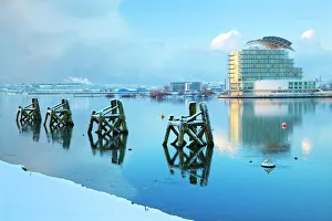 Drucke von Das St-Davids-Hotel und -Spa im Schnee nach Cardifff , der Bucht von Kardiff , Wales , Vereinigtes Königreich Europäische Union Süd-Glamorgan Drucke: Das St-Davids-Hotel und -Therme im Schnee nach Cardiff-Bay in der Walisischen Hauptstadt Gwynedd (Wales)