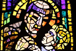 Drucke von Verglaste Glasarbeiten von Alexandre Cingria der Abtei Sankt Antonius von Padua in der Kirche Notre-Dame-des-Alpen in Le Fayet im Département Haute-Savoie Frankreich Europa Padua Drucke: Verglaste Glasarbeiten von Alexandre Cingria an der Kirche St