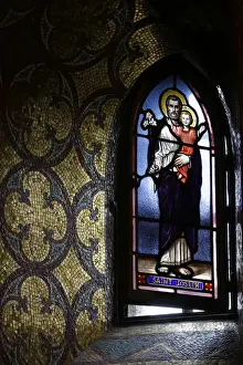 French Religious Landmarks Drucke: Stained glass window in the crypt of the Immaculate Conception Basilica, Lourdes
