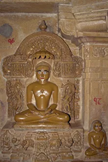 Tempel Drucke: Skulptur im Inneren eines Jaina-Tempels im alten Stadtteil