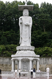 Drucke von Büste von Maitreyus (Maitreya), Buddha des zukünftigen Königs (Buddha der Zukunft), Tempel Bongeunsas in Seoul Südkorea Asien Verwandte Bilder Drucke: Buddha des zukünftigen Maitreya - Statue von Bongeunsas Tempel in Seoul Südkorea Asien