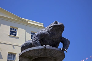 Traditional European Landmarks Drucke: Statue of The Toad, Charing Cross, St. Helier, Jersey, Channel Islands, Europe