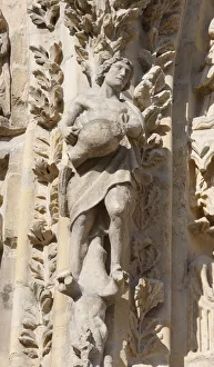 Famous Statues In Europe Drucke: Statue, west front, Reims cathedral, UNESCO World Heritage Site, Reims, Marne, France