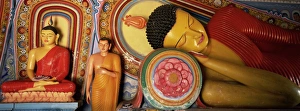 Sri Lankan Buddhism Drucke: Statues of seated