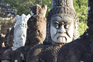 Indochina Travel Destinations Drucke: Stone figures at the Angkor archaeological complex, Angkor, UNESCO World Heritage Site