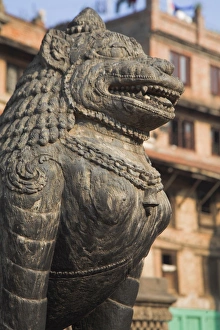 Nepal Temple Drucke: Stone statue in front of temple