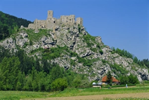 Drucke von Schloss Strecno im Tal der Waag in Slowakei Europa Slowakei Drucke: Schloss Strecno