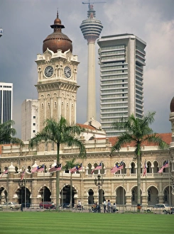 Sultan Abdul Samad Building Malaysia Drucke: Sultan Abdul Samad Building and the KL Tower in