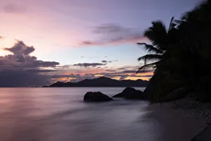 Anse Source D Argent Beach Drucke: Sunset at Anse Source d Argent looking toward Praslin, Union Estate Park, La Digue