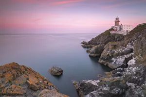 Irish Coastal Landscapes Drucke: Sunset on Baily Lighthouse, Howth, County Dublin, Republic of Ireland, Europe