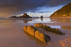 Rugged Coastline Photography Drucke: Sunset and low evening light on the rocks, Praia do Castelejo beach near Vila do Bispo
