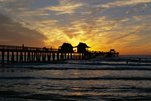 Sonnenuntergang am Neapel-Dock