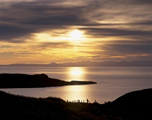 Isle Of Skye Sunset Drucke: Sunset over Sleat peninsula and Loch Eishort