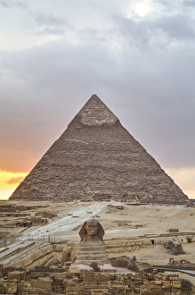 Giza Pyramids Sunset Drucke: Sunset, Sphinx in foreground and the Pyramid of Chephren, The Pyramids of Giza, UNESCO