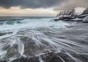 Senja Island Hiking Trails Drucke: Surf and Devil's Teeth Mountain