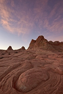 Arizona National Parks Drucke: Swirl erosion pattern with pink clouds at dawn