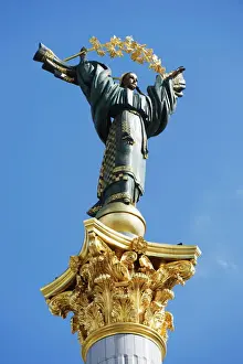 Drucke von Bild der Stadt Kiew-Statue an dem Platz Maidan Nezalezhnosti (Unabhängigkeitsplatz), Kiew, Ukraine und Europa Ukraine Drucke: Bild der Kiewer Statue in Maidan Nezalezhnosti (Unabhängigkeitsplatz)