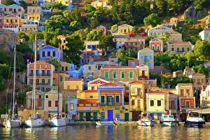 Drucke von Hafen von Symi , Symi , Dodekanesos , Griechische Inseln , Griechenland Europäisch Griechenland Drucke: Hafen von Symi, Symi im Ägäisbezirk des Dodekanesos in den griechischen Inseln Griechenland Europa