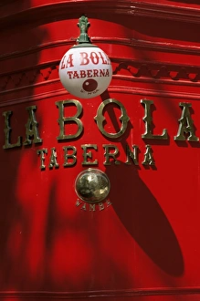 Contemporary Spanish Architecture Drucke: Taberna de la Bola