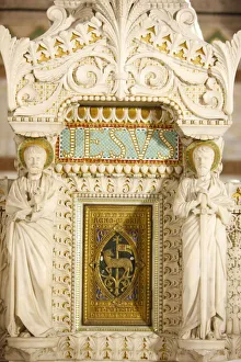 French Catholic Church Drucke: Tabernacle in the crypt of Fourviere Basilica, Lyon, Rhone, France, Europe