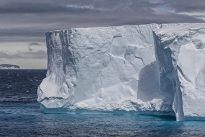 Polar Regions Travel Destination Drucke: Tabular iceberg in the Gerlache Strait, Antarctica, Polar Regions