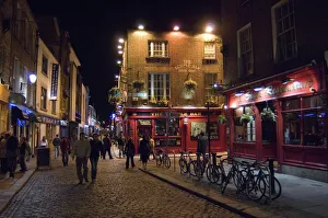 Travel Photography Europe Drucke: The Temple Bar pub