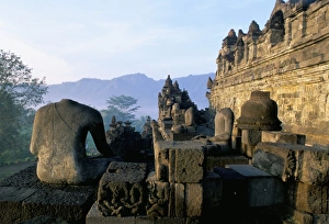 Buddhist Monuments In Asia Drucke: Terrace detail