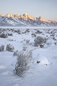 Winter Landscape Photography Tips Drucke: Teton range at first light in winter