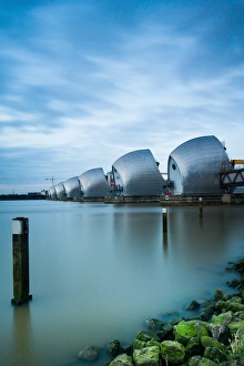 Thamesbarrier am Fluss Themse in London im Vereinigten Königreich Großbritannien Europa