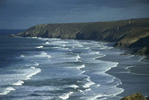 UK Coastline Photography Drucke: Tin mining chimneys and ocean surf, Porthtowan, Cornwall, England, United Kingdom, Europe
