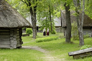Drucke von Traditioneller lettischer Bauwerk, Lettisches Freiluft-Ethno-Museum (Lettlands ethnographische Freiluftsammlung), nahe Riga in Lettland. Baltischen Staaten und Europa Lettland Drucke: Traditioneller lettischer Bauwerk