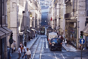 European Union Capital Cities Drucke: Traffic in the Baixa area