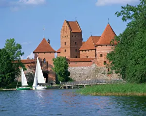 Medieval Castles In Europe Drucke: Trakai Castle in Lithuania