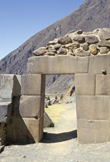 Archeological Site Photography Drucke: Trapezoidal door