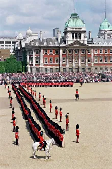 Trooping The Colour Drucke: Die Zeremonie des Farbens der Garde im Horsedrumschlag in London (England)