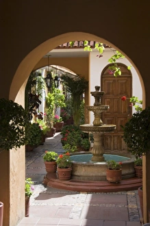 Mexico Cityscape Photography Drucke: Typical courtyard