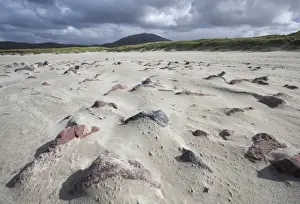 Peaceful European Landscapes Drucke: Uig Beach with patterns in the foreground created by wind blowing the sand