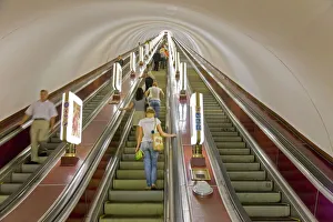 Drucke von Untergrundbahn (U-Bahnhof) in Kiew, Ukraina, Europa Ukraine Drucke: Unterirdische U-Bahn (U-Bahnhof) in Kiew, Ukraine und Europa