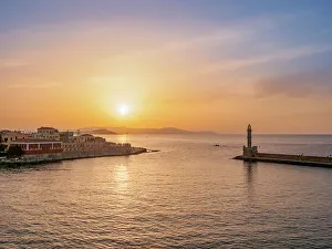 Greece Island Hopping Tours Drucke: Venetian Harbour at sunset, elevated view