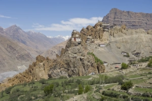 Himachal Pradesh Scenery Drucke: View from afar of Dhankar monastery