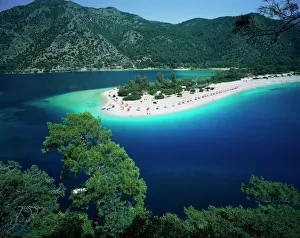 Drucke von Blick auf den blauen Teich in Oludeniz im türkischen Anatolien und Europa Türkei Drucke: Blick auf den blauen Teich